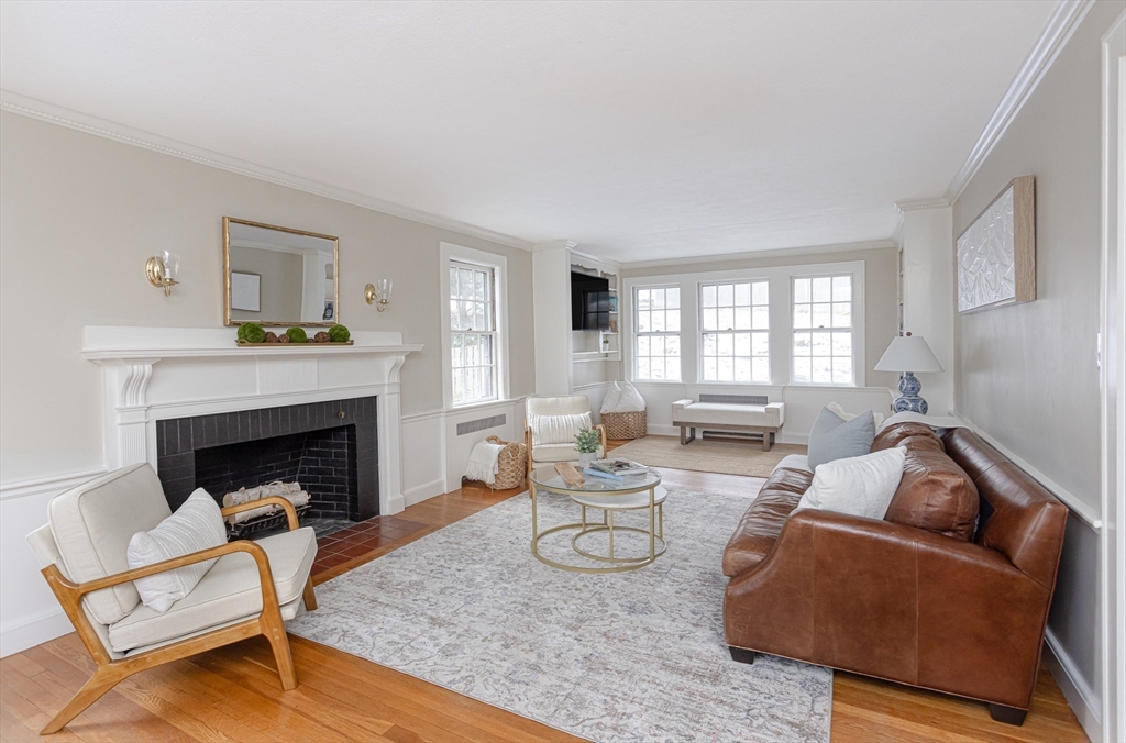 Needham, Massachusetts 02492, United States, 3 Bedrooms Bedrooms, ,2 BathroomsBathrooms,Residential,Pending,8843