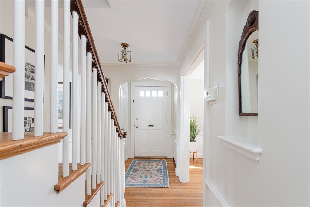 Needham, Massachusetts 02492, United States, 3 Bedrooms Bedrooms, ,2 BathroomsBathrooms,Residential,Pending,8843