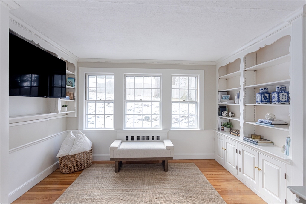 Needham, Massachusetts 02492, United States, 3 Bedrooms Bedrooms, ,2 BathroomsBathrooms,Residential,Pending,8843