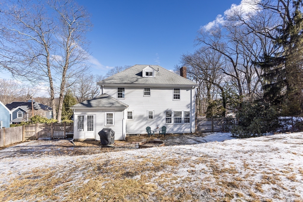 Needham, Massachusetts 02492, United States, 3 Bedrooms Bedrooms, ,2 BathroomsBathrooms,Residential,Pending,8843