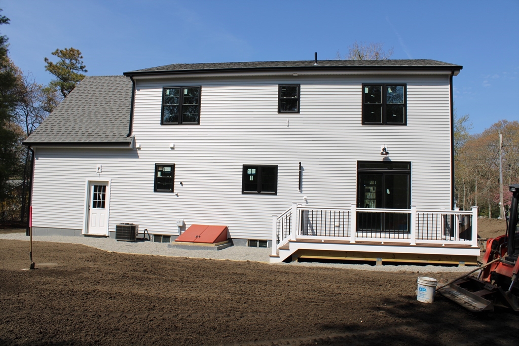 33 Elain Ave
