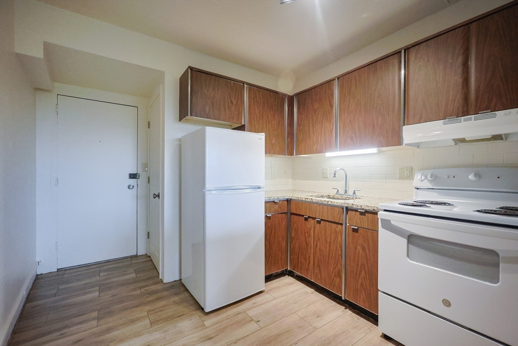 200 Swanton St 636
