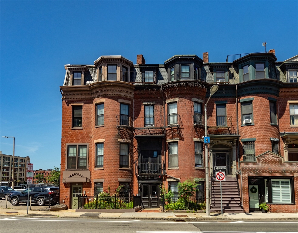 1-5 Cortes Street