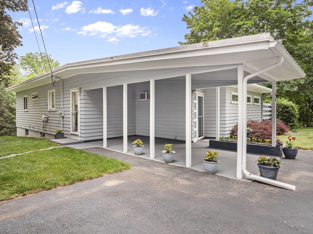 44 Locust St
