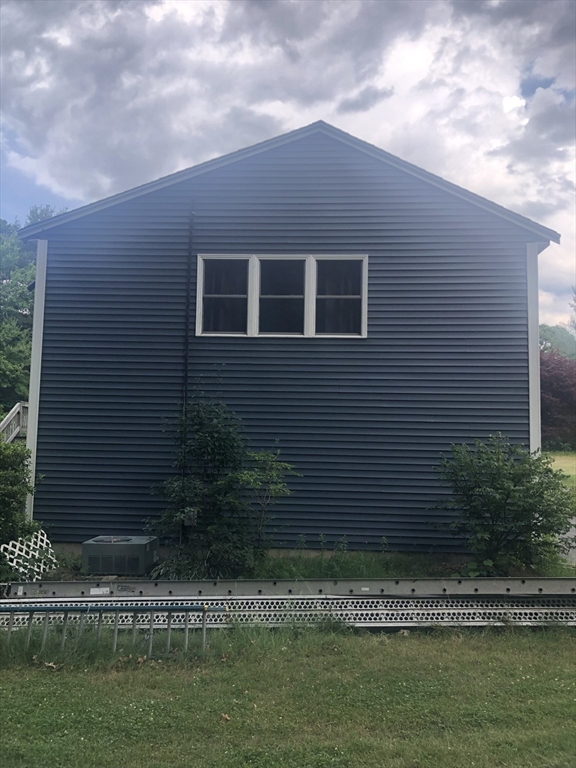 7 Eric Dr