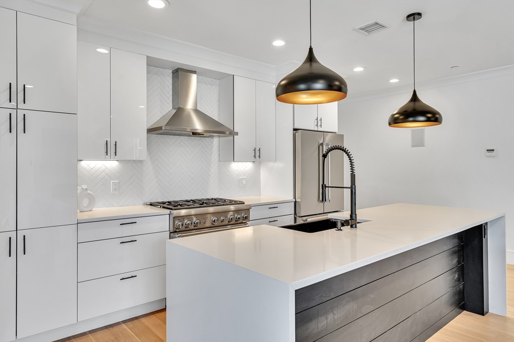 148 W 9th St 6