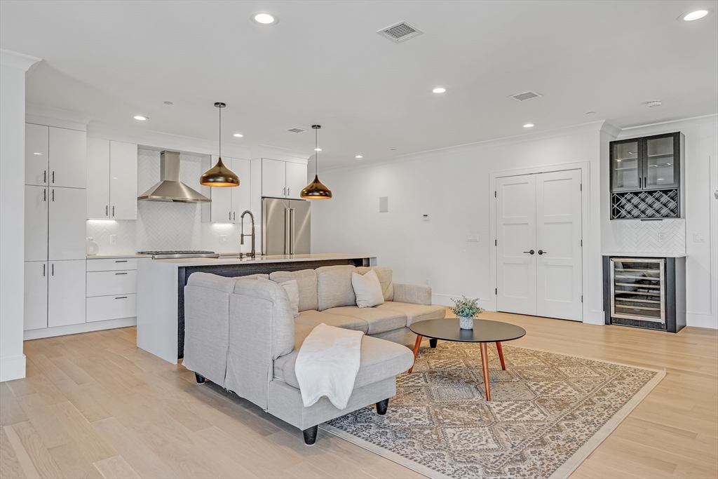 148 W 9th St 6