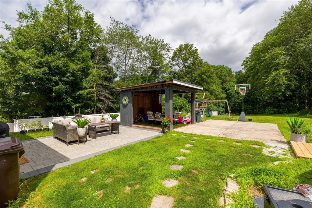 7 Westlund Ave.