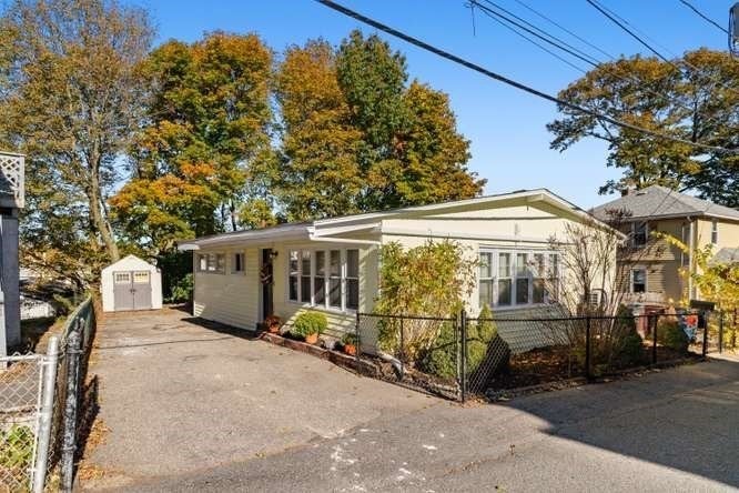 25 Grand View Ave