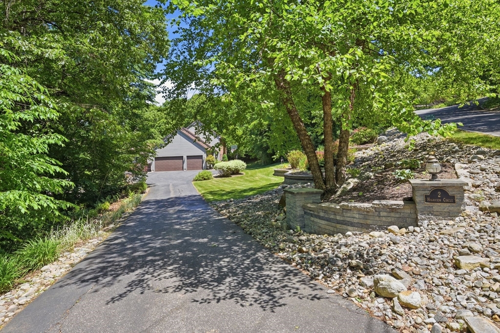 2 Highview Cir