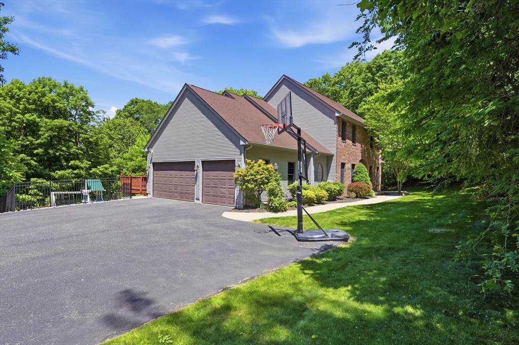 2 Highview Cir