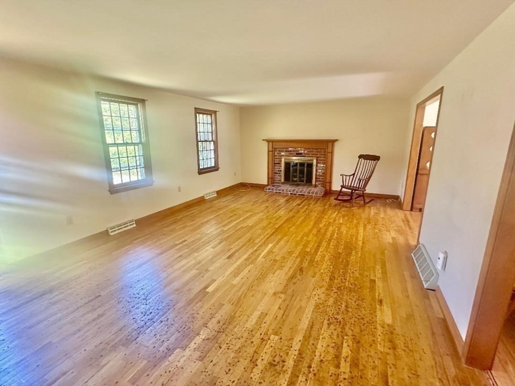 9 Captain Phillips Rd
