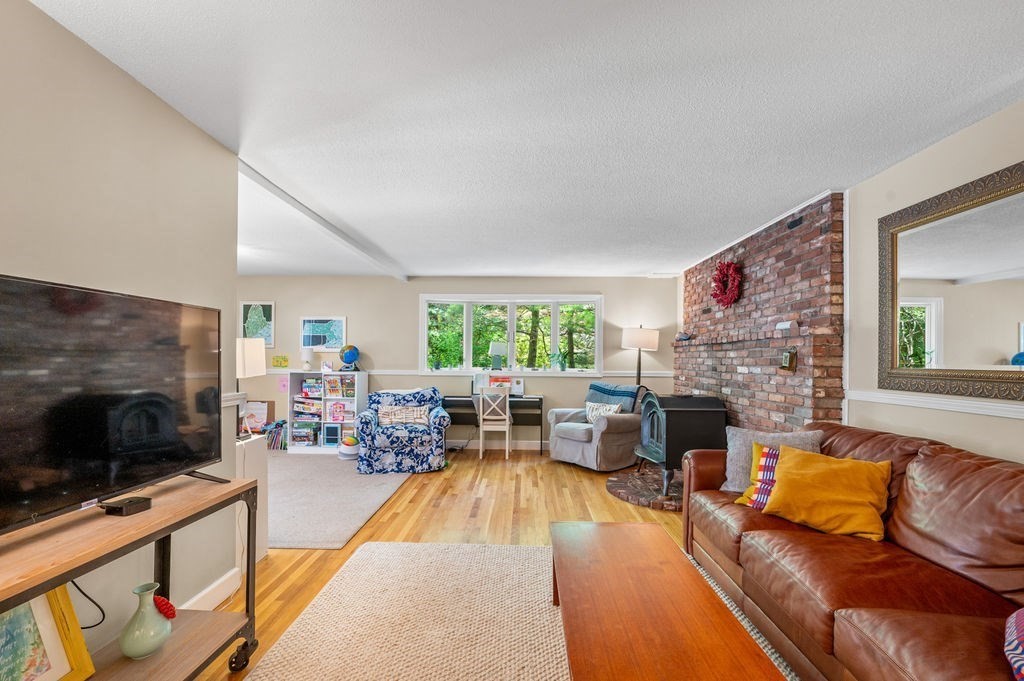 111 Old Essex Rd