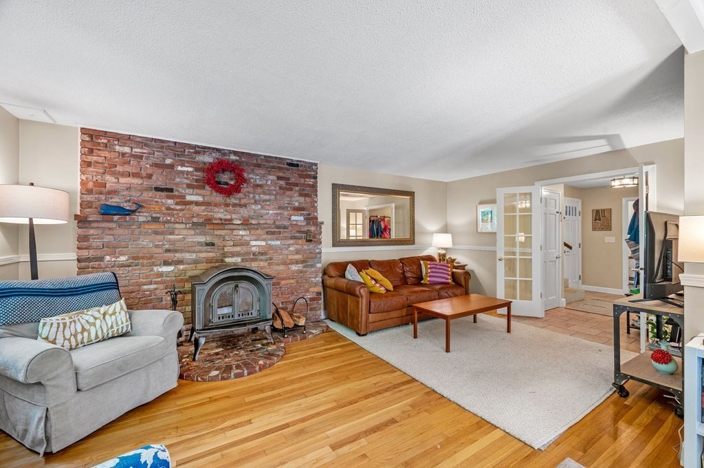 111 Old Essex Rd