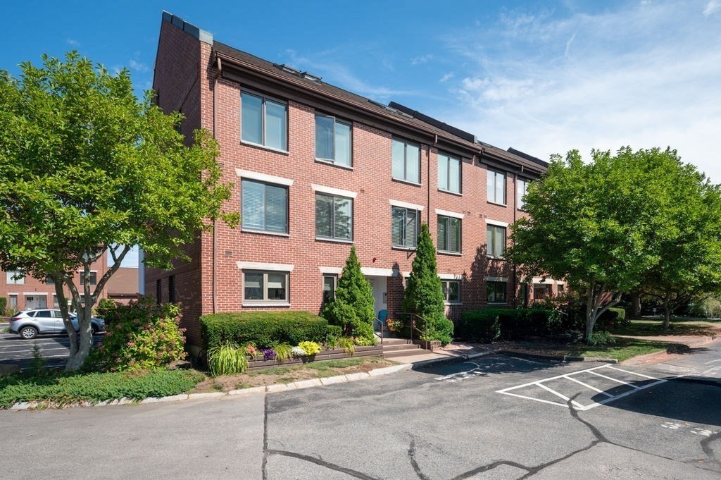 126 Merrimac 29