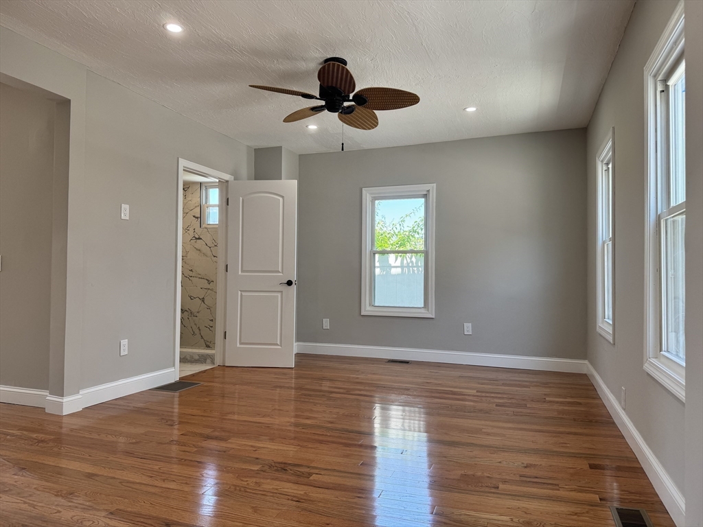 21 Lodi St