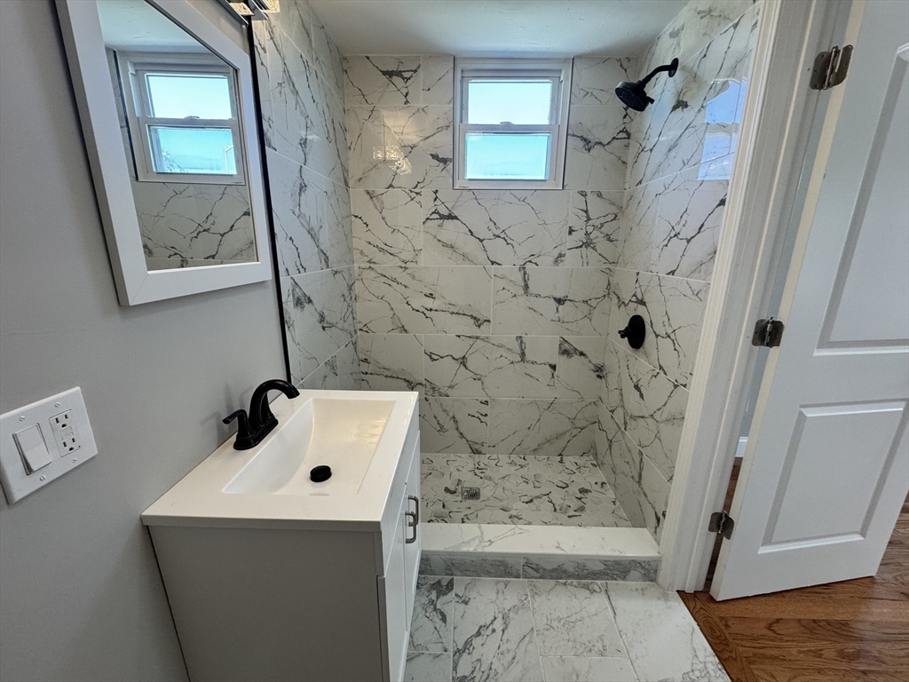 21 Lodi St