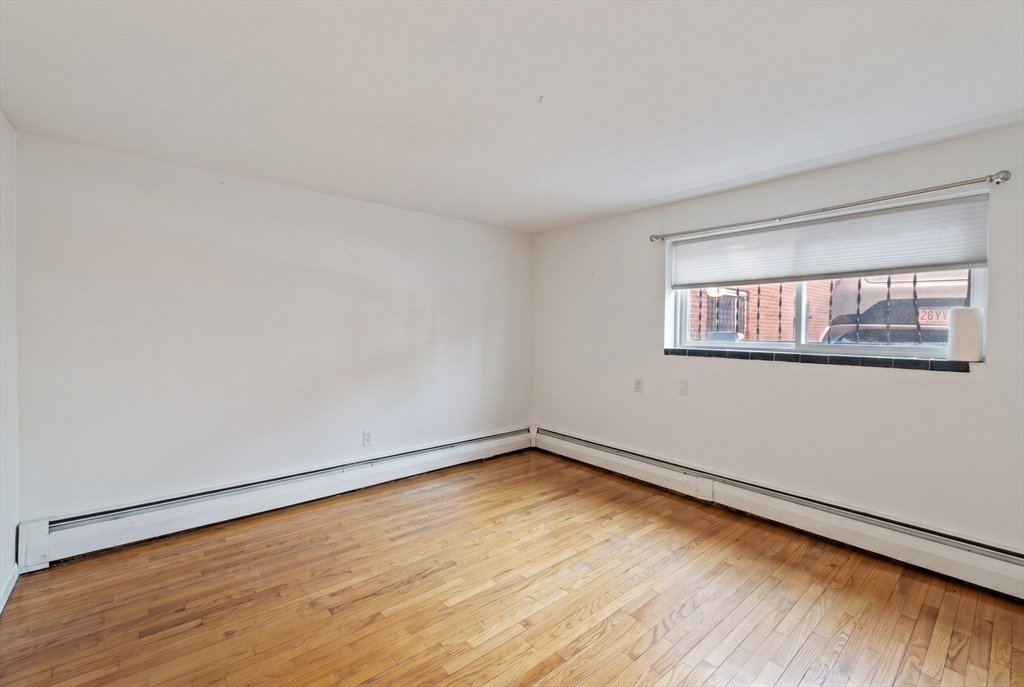 245 Kelton St 11