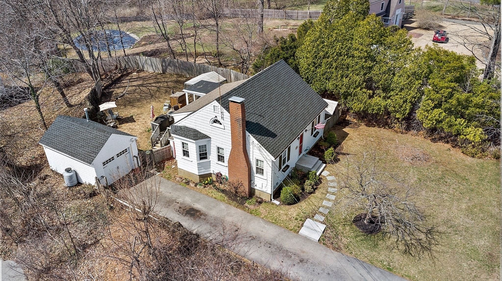 19 Essex Rd