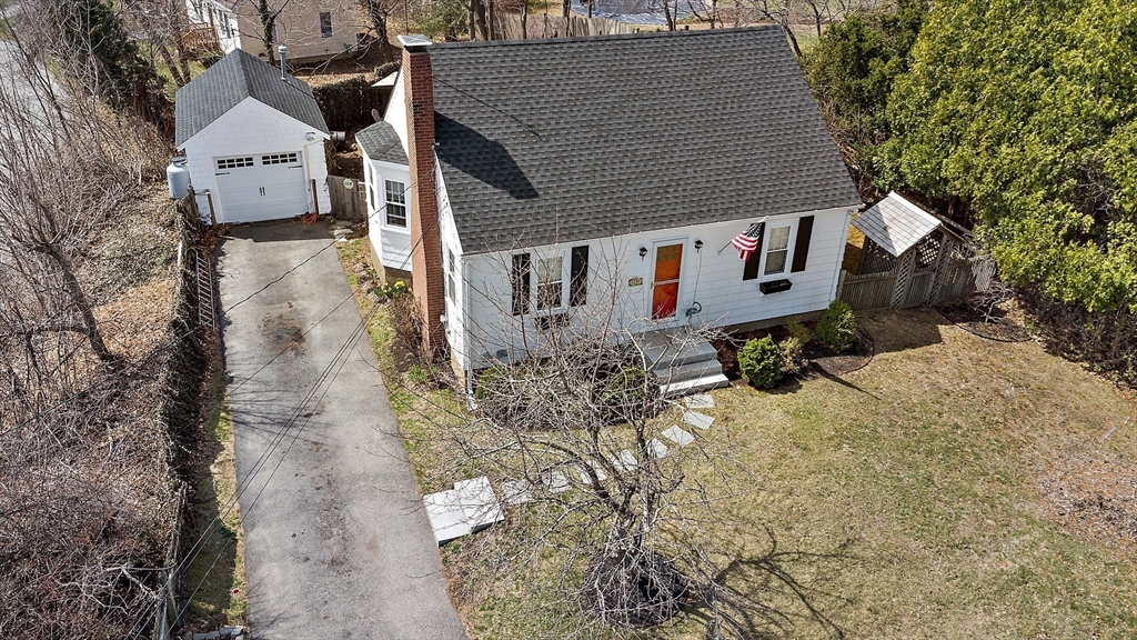 19 Essex Rd