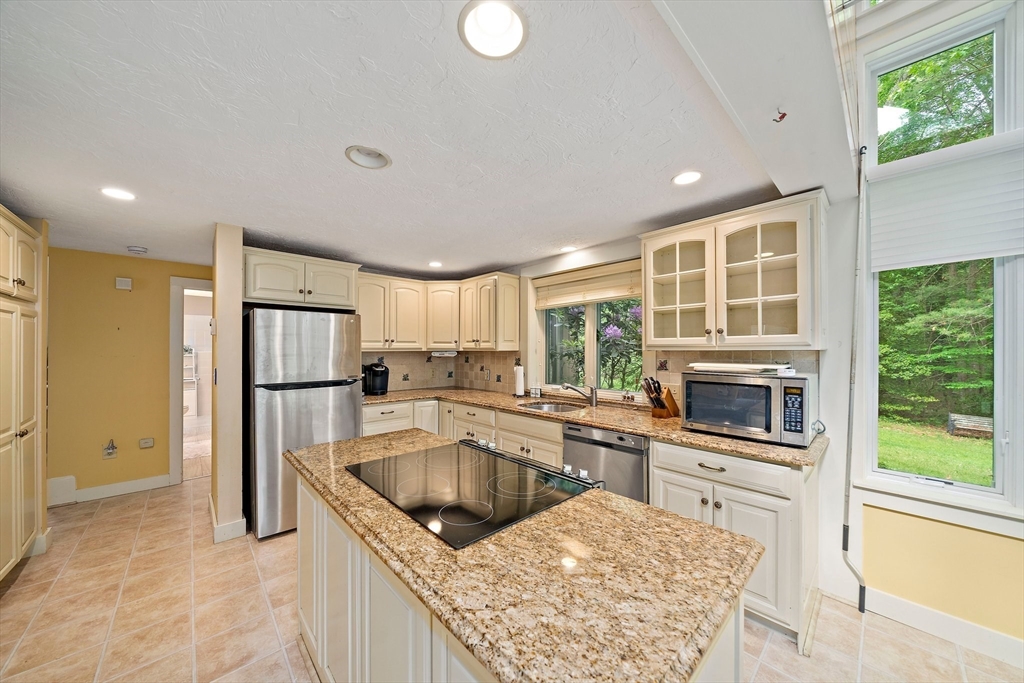 575 1st Parish Rd