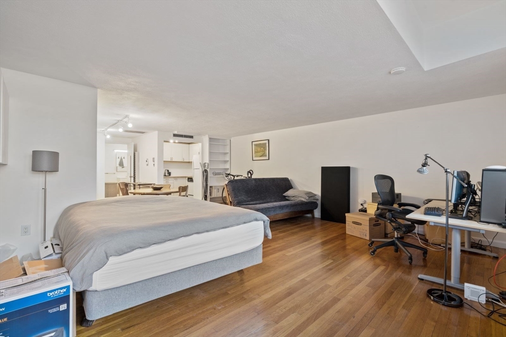 260 Beacon Street 3
