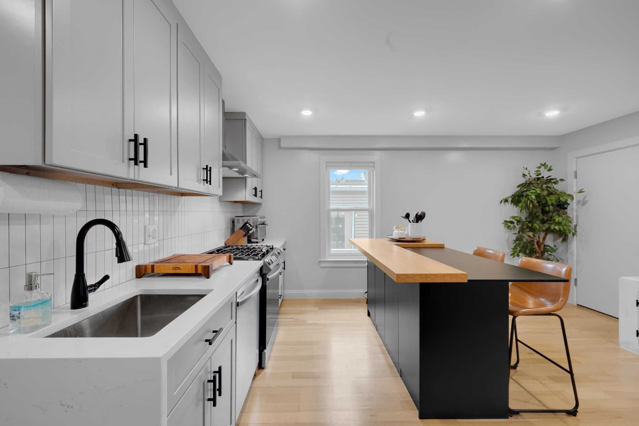 74 Everett St #3, Boston, MA, 74 Everett St #3, Boston, MA Photo #3