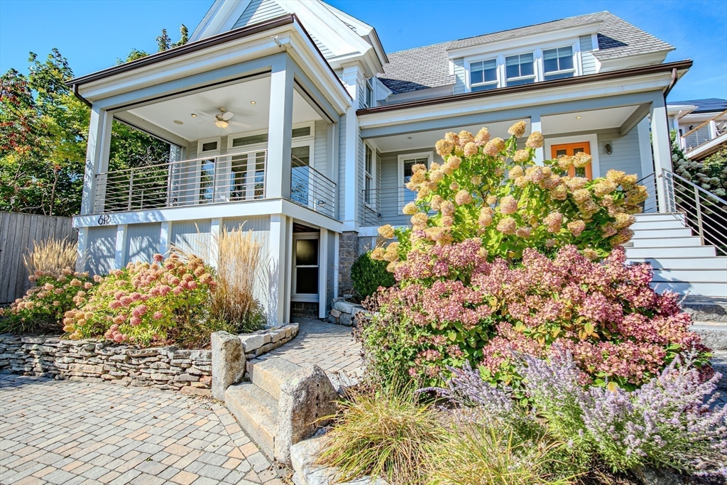 6R Breakwater Ave