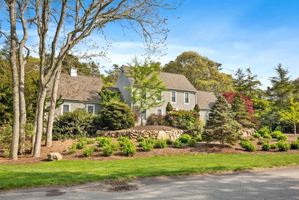 91 Ridgewood Dr
