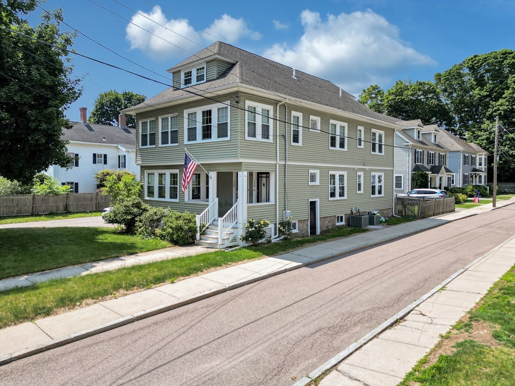 128 Willow St 1