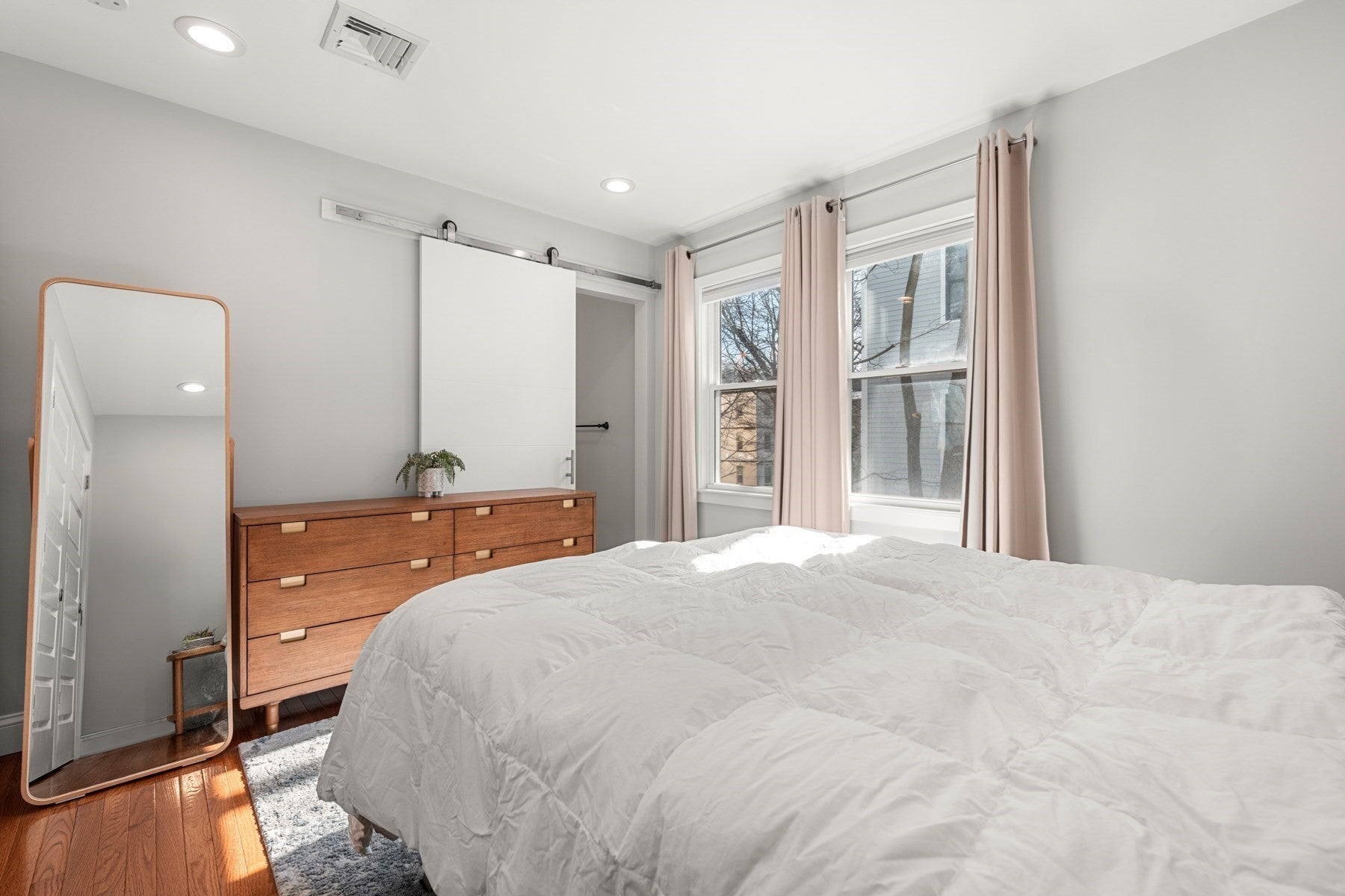 78 Rossmore RD #Two, Boston, MA Photo #6
