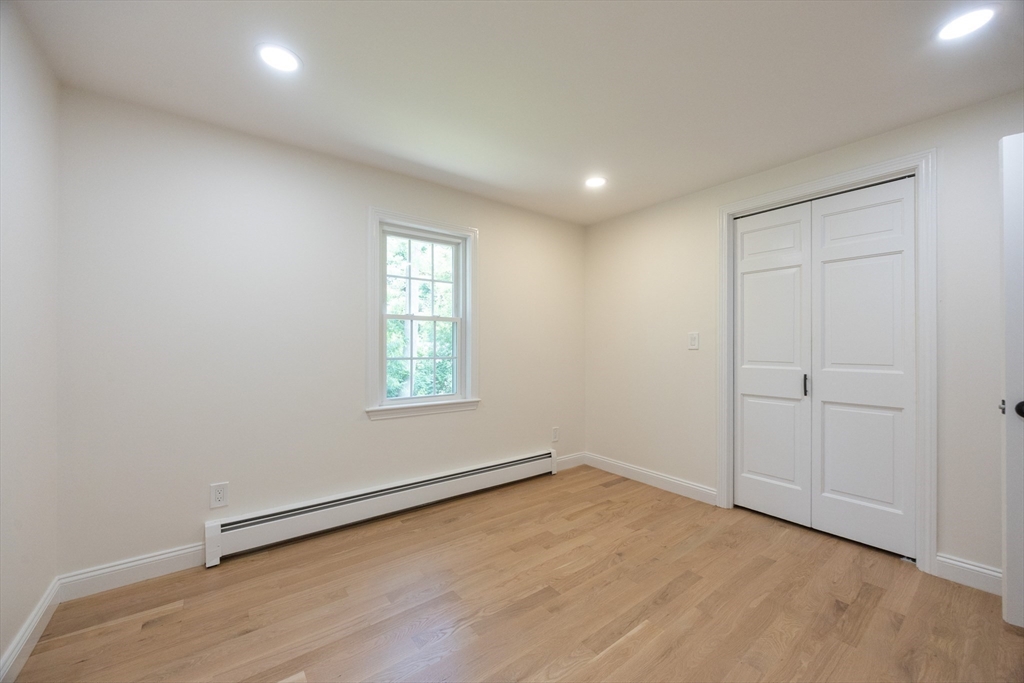 Easton, Massachusetts 02375, United States, 4 Bedrooms Bedrooms, ,3 BathroomsBathrooms,Residential,Active,185002