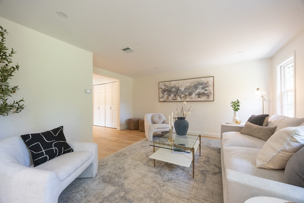 Easton, Massachusetts 02375, United States, 4 Bedrooms Bedrooms, ,3 BathroomsBathrooms,Residential,Active,185002