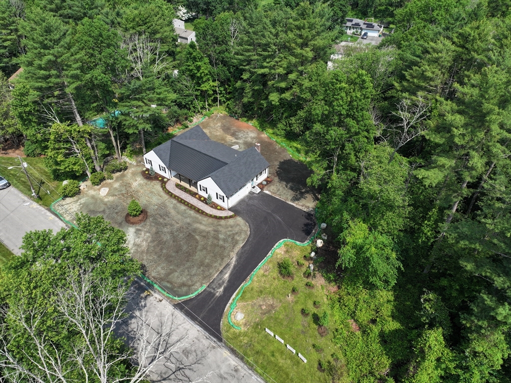 10 Lantern Ln