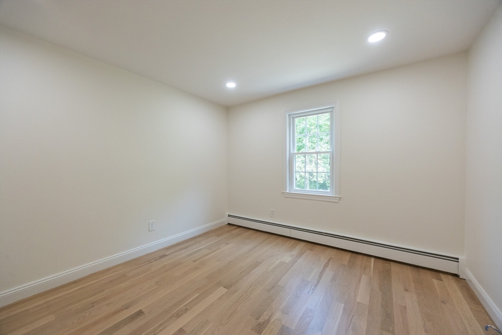 Easton, Massachusetts 02375, United States, 4 Bedrooms Bedrooms, ,3 BathroomsBathrooms,Residential,Active,185002