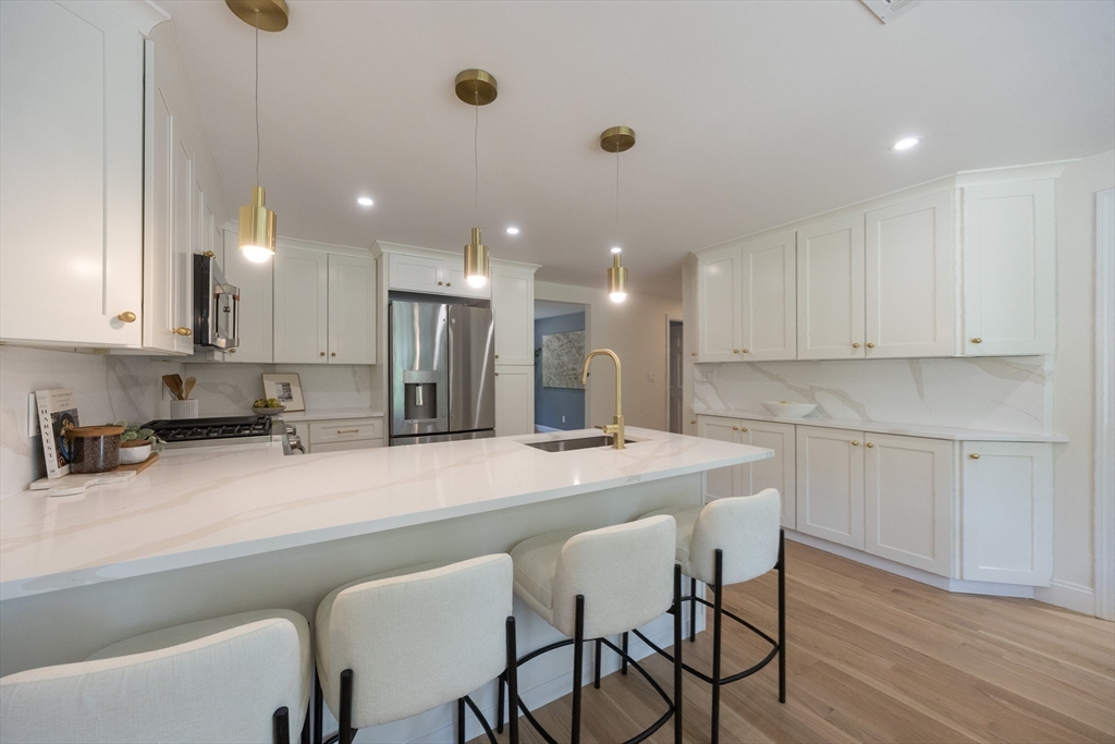 Easton, Massachusetts 02375, United States, 4 Bedrooms Bedrooms, ,3 BathroomsBathrooms,Residential,Active,185002