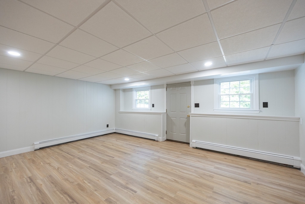 Easton, Massachusetts 02375, United States, 4 Bedrooms Bedrooms, ,3 BathroomsBathrooms,Residential,Active,185002