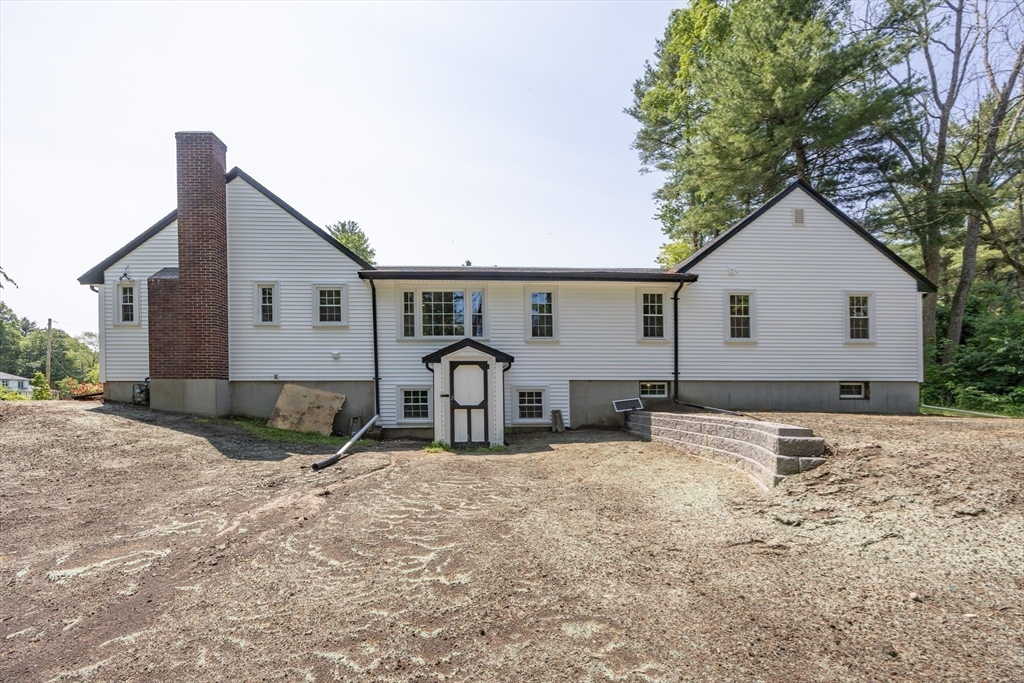 Easton, Massachusetts 02375, United States, 4 Bedrooms Bedrooms, ,3 BathroomsBathrooms,Residential,Active,185002