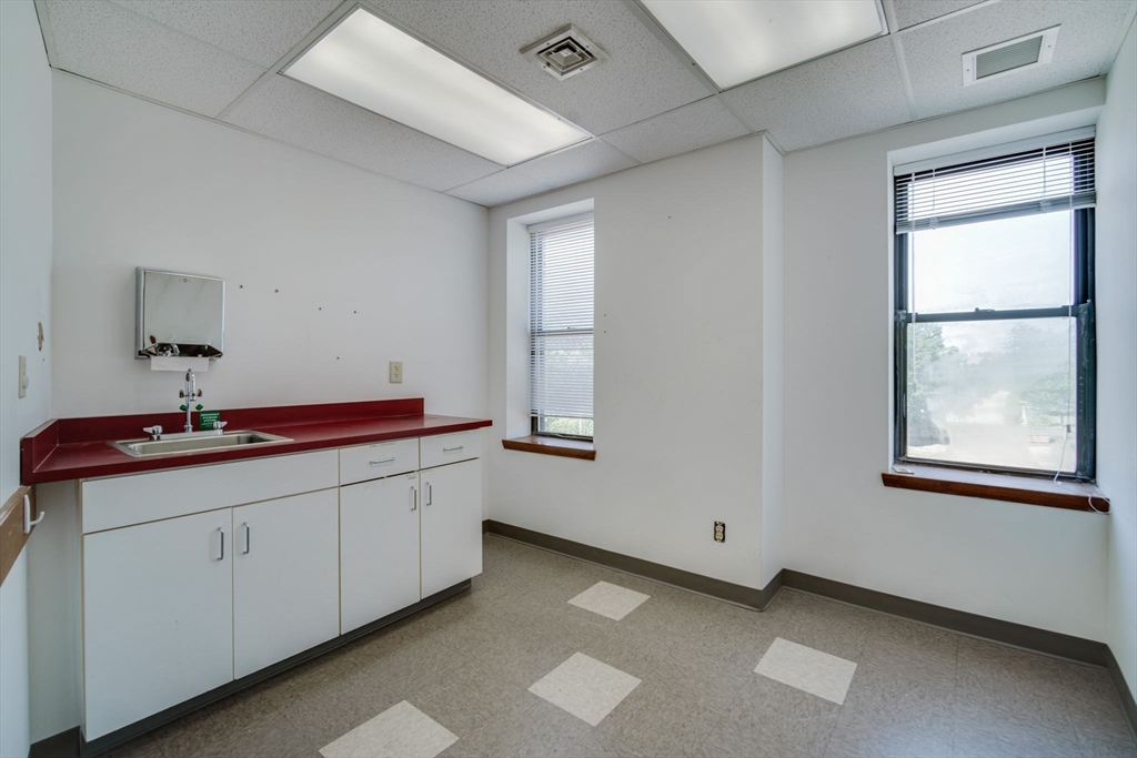 Springfield, Massachusetts 01103, United States, ,Residential,Active,76875