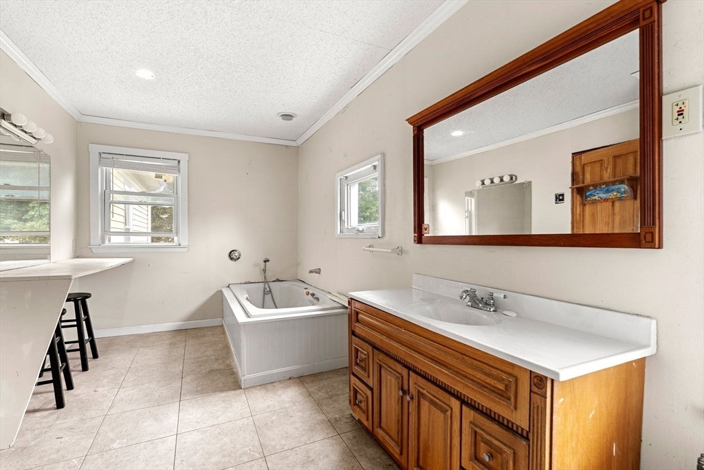 29 Eastern Ave, Beverly, MA, 29 Eastern Ave, Beverly, MA Photo #19