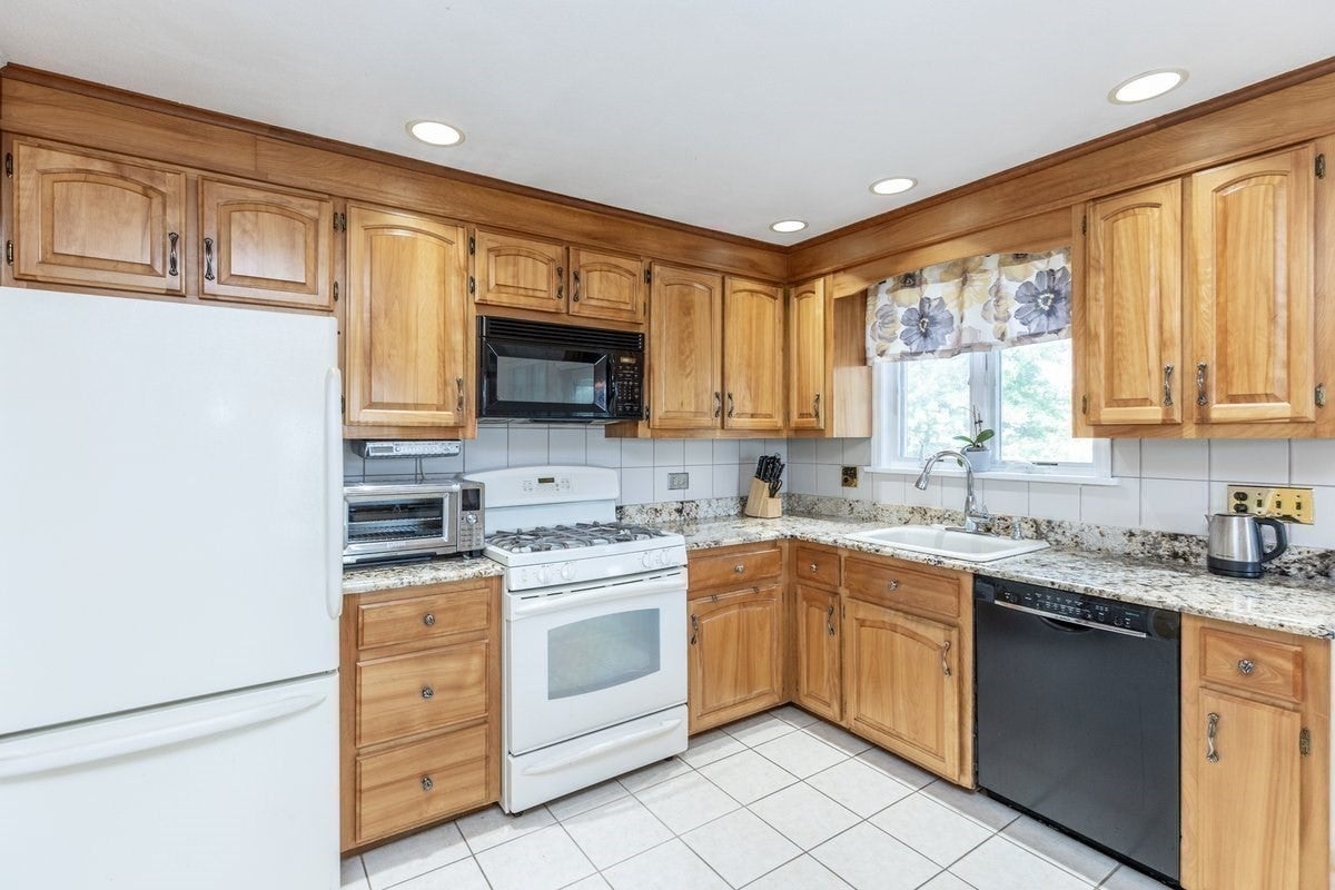 72 True St, Revere, MA, 72 True St, Revere, MA Photo #11