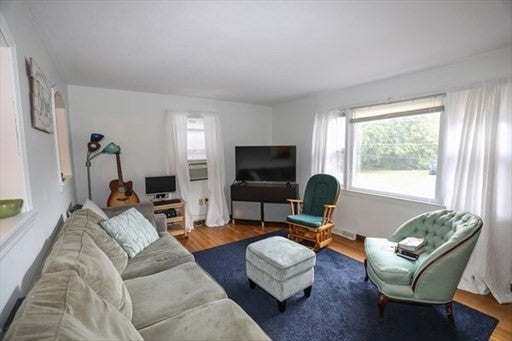 34 Neofotistos Cir, Dracut, MA Photo #6