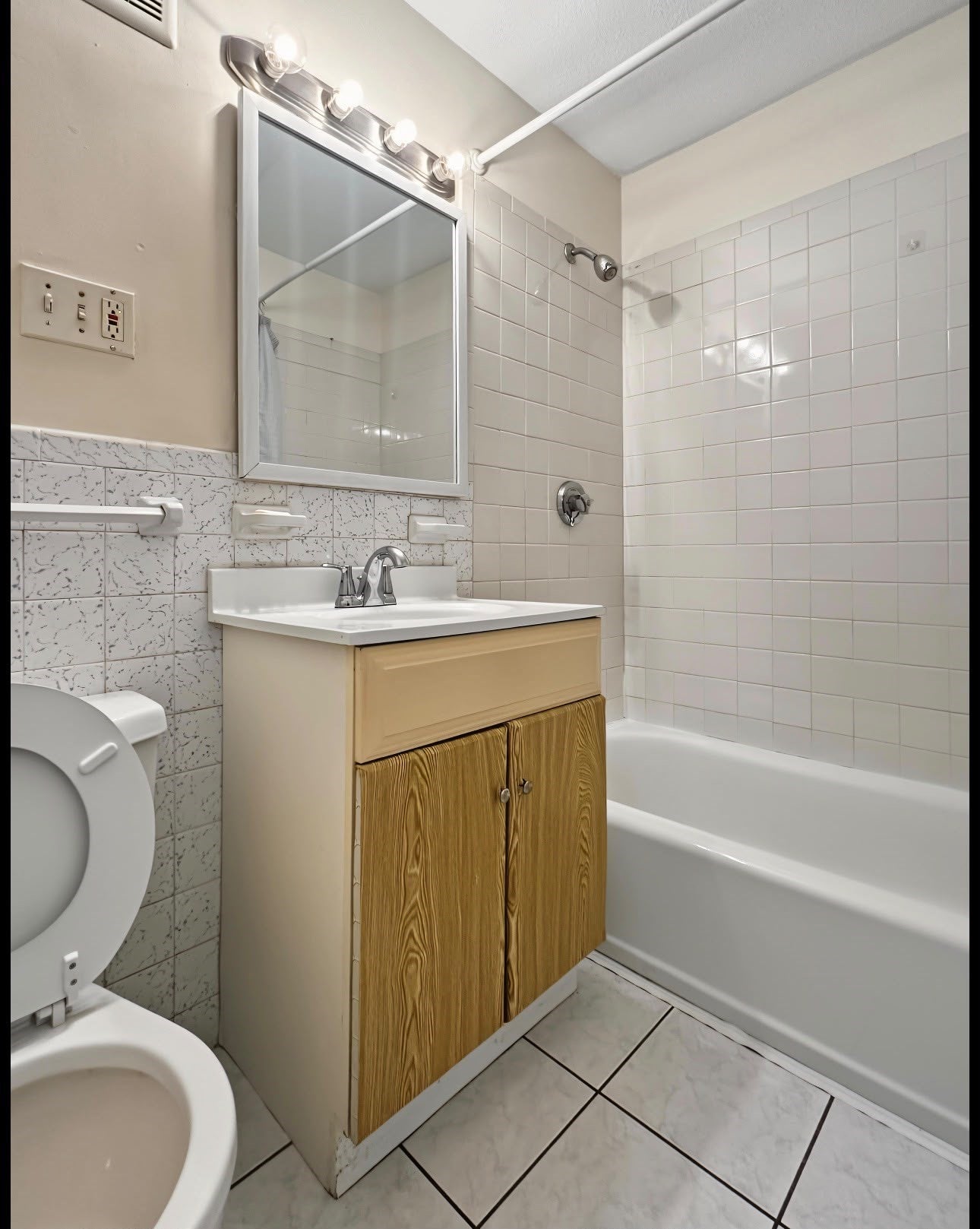 200 Governors Dr 19