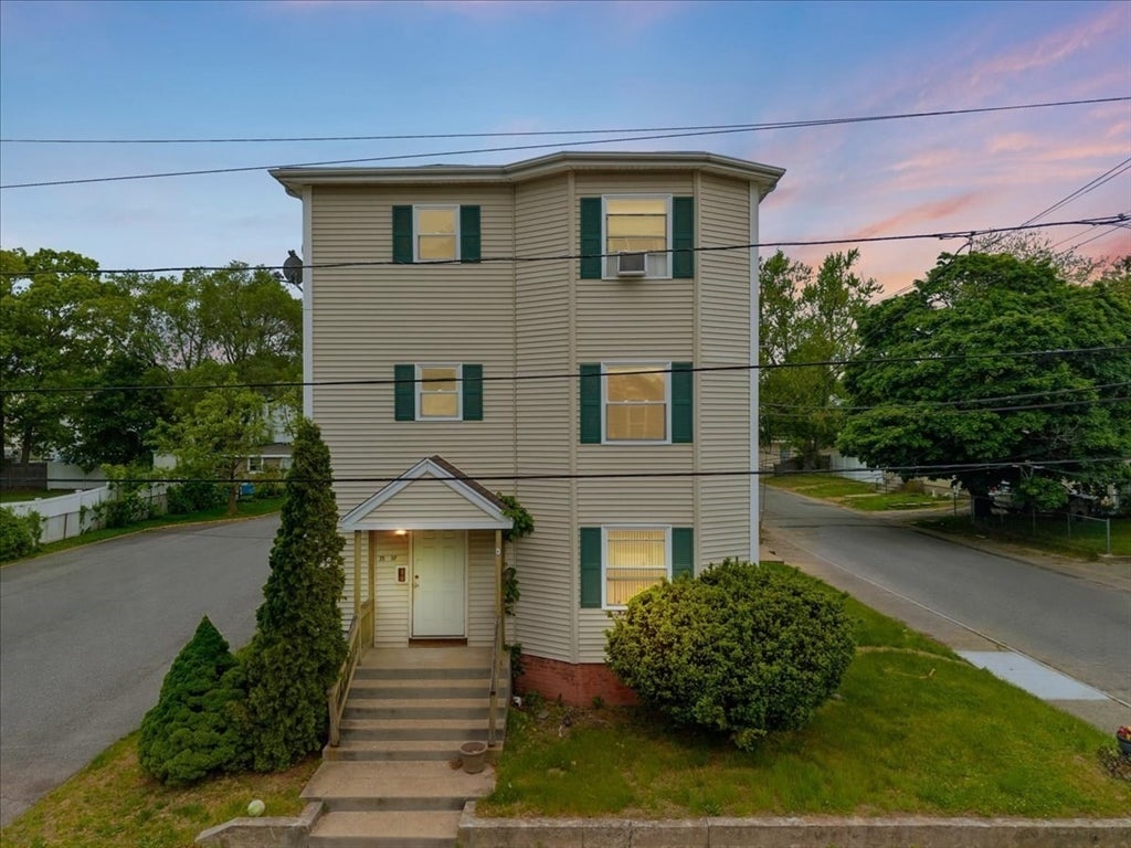 Photo 1 of 21 — 35 Hazel St B, Attleboro, MA 02703