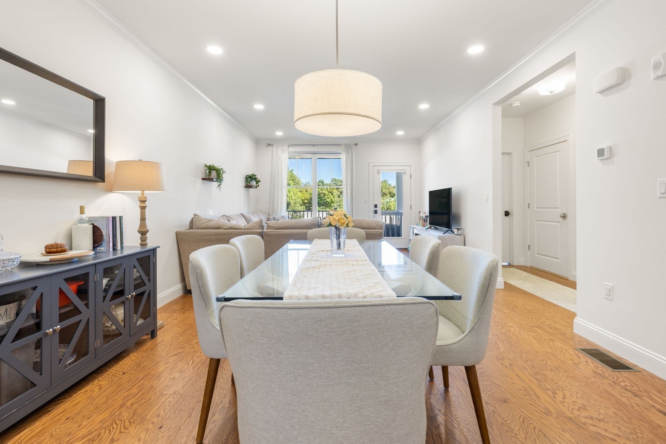 7 E Dexter Ave 38