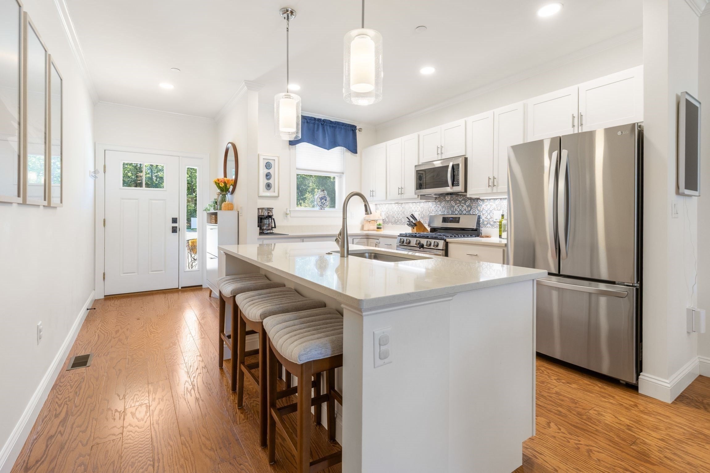 7 E Dexter Ave 38