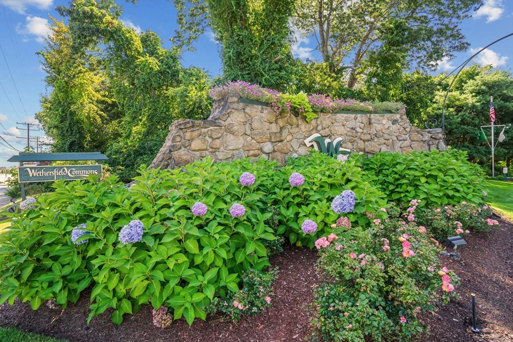 Warwick, Rhode Island 02886, United States, 2 Bedrooms Bedrooms, ,2 BathroomsBathrooms,Residential,Active,96751