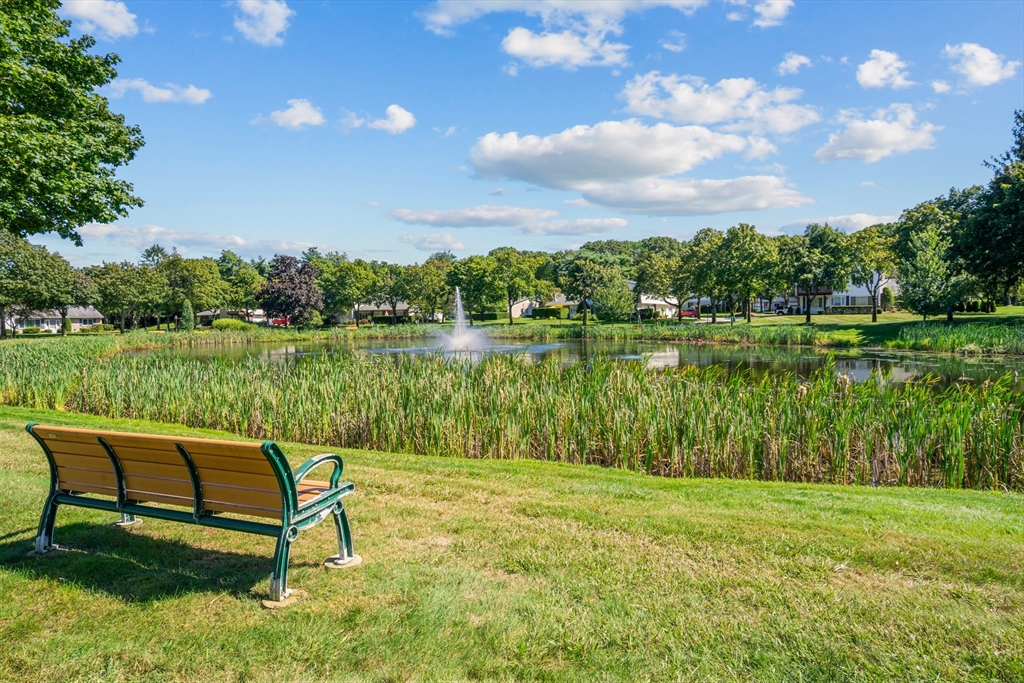 Warwick, Rhode Island 02886, United States, 2 Bedrooms Bedrooms, ,2 BathroomsBathrooms,Residential,Active,96751