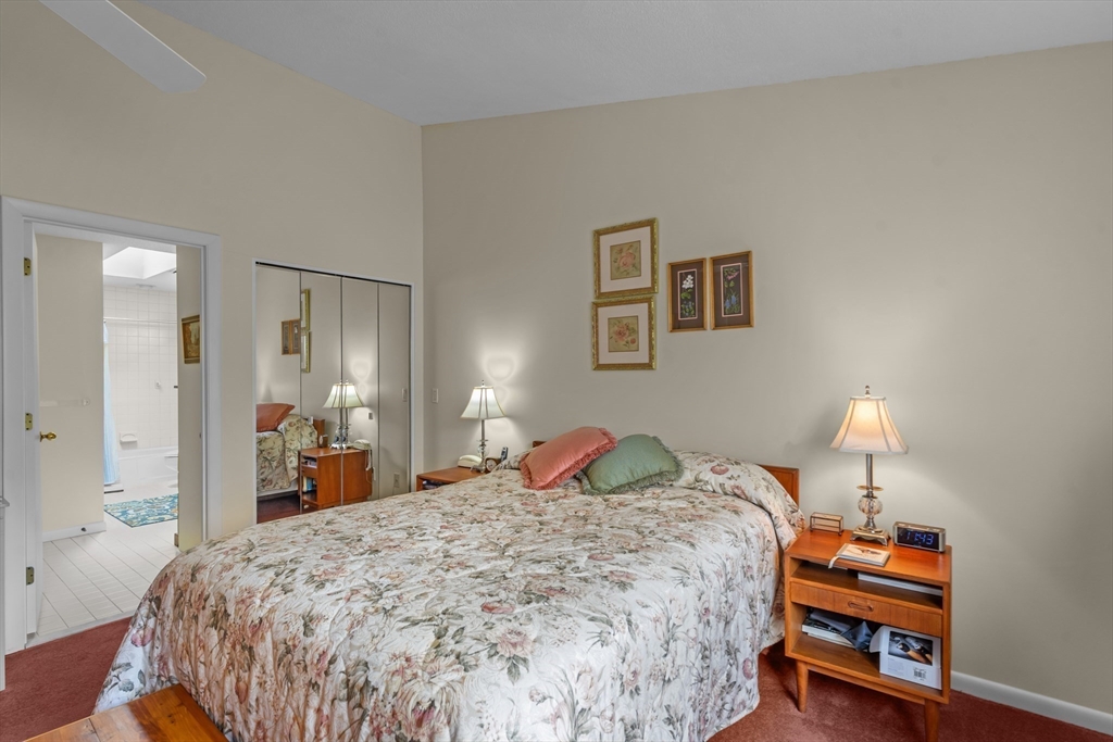 Warwick, Rhode Island 02886, United States, 2 Bedrooms Bedrooms, ,2 BathroomsBathrooms,Residential,Active,96751