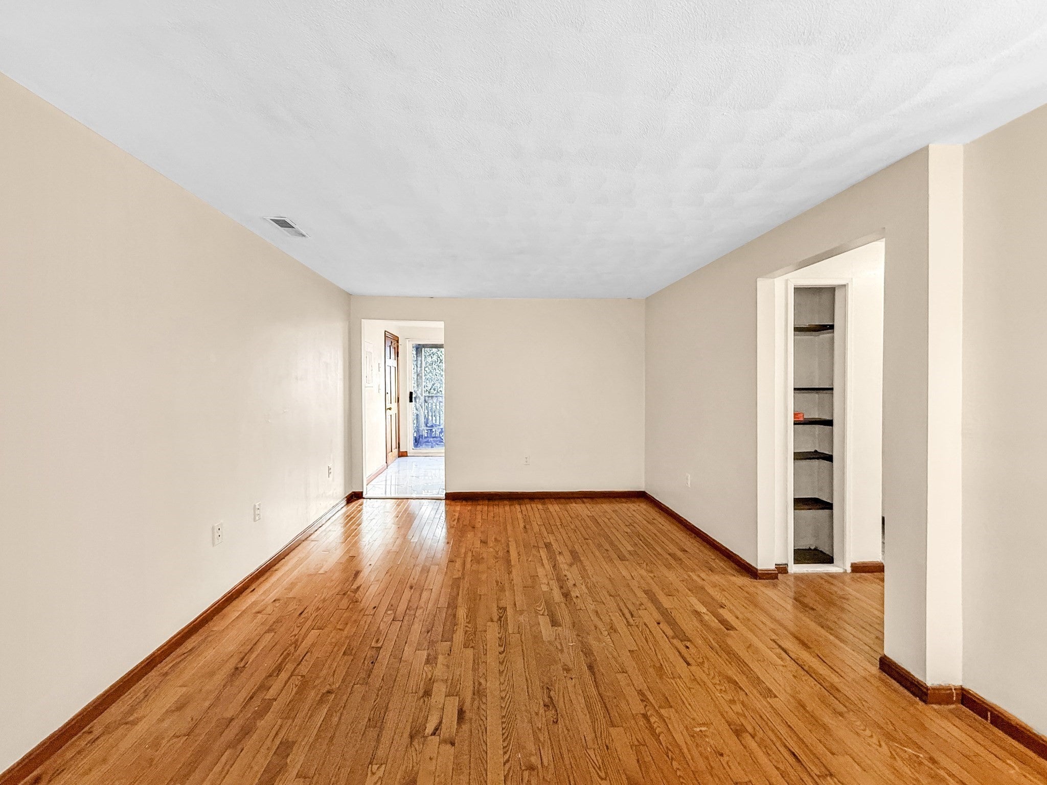 204 Bremen St #3, Boston, MA Photo #6